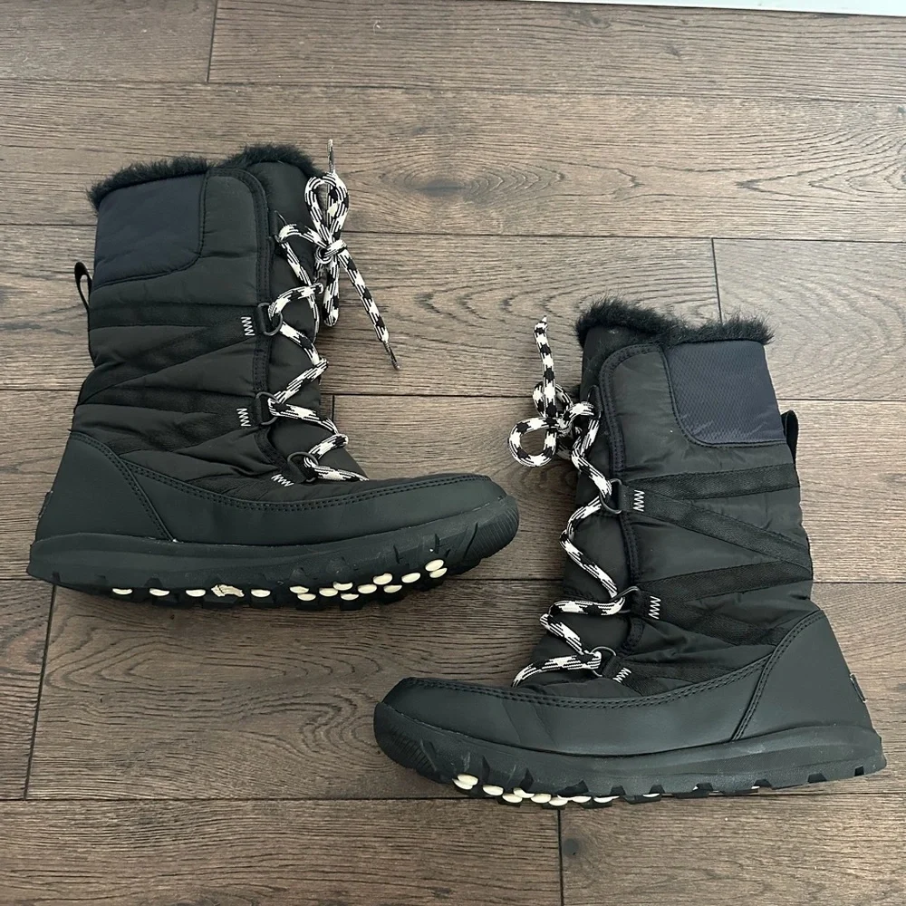 Sorel Women’s Whitney Tall Lace II Boots in Black & White - Picture 4 of 7